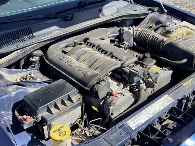 2006-chrysler-300-sedan-image-38