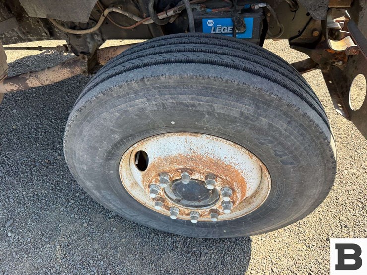 1979-ford-800-image-32