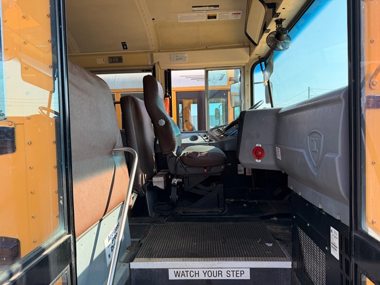 #552-•-#551-•-2011-international-school-bus-image-8