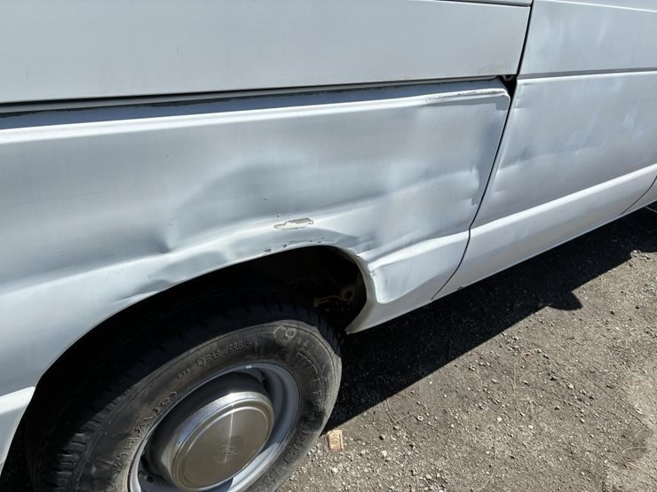 2002-ford-e350-image-5