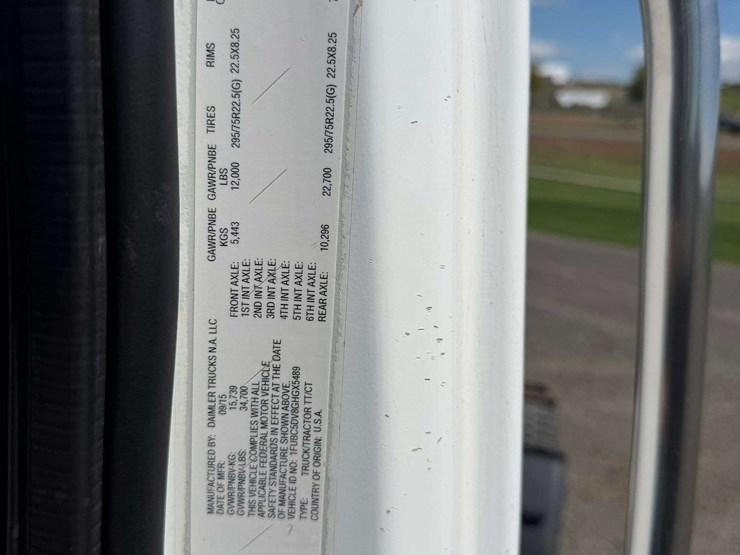 2016-freightliner-m2-bobtail-tractor-truck-image-52