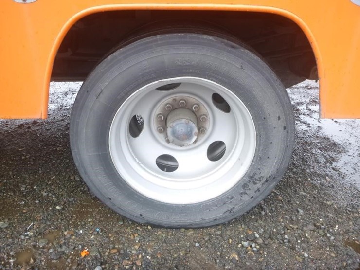 1999-gmc-3500-image-23