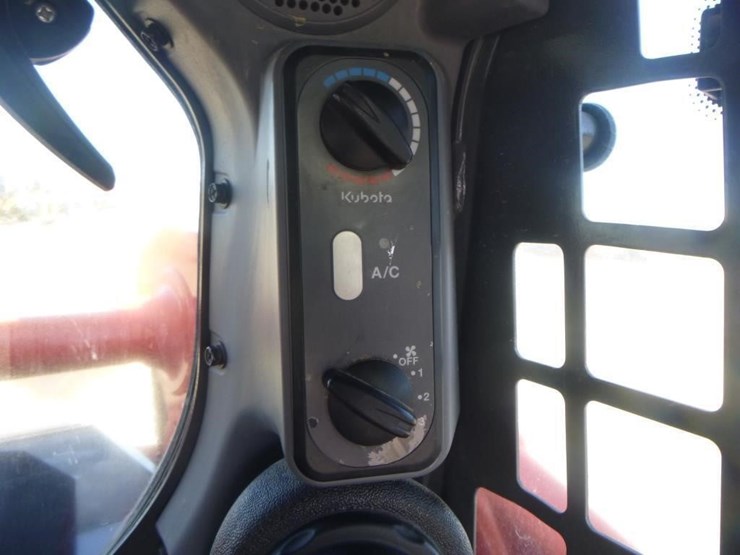 2020-kubota-ssv65-image-25