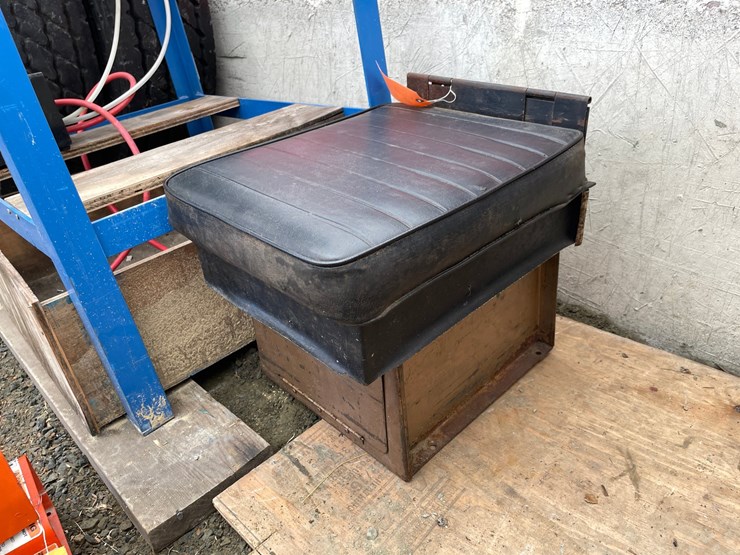 #10375-•-auxiliary-seat-with-storage-compartment-image-1