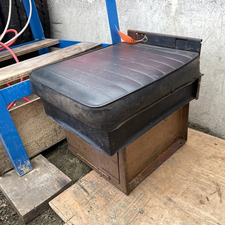 #10375 • Auxiliary Seat with Storage Compartment