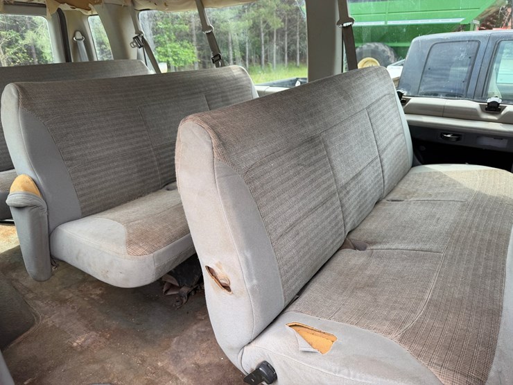 2003-ford-e350-image-15