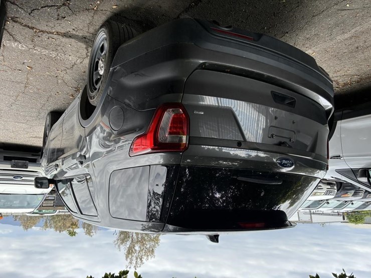 2016-ford-explorer-image-3