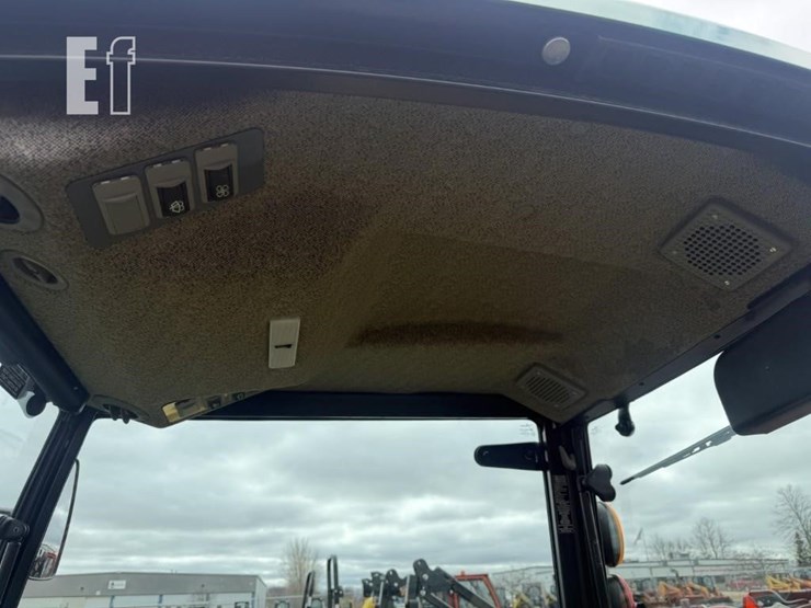 2021-john-deere-1025r-image-29