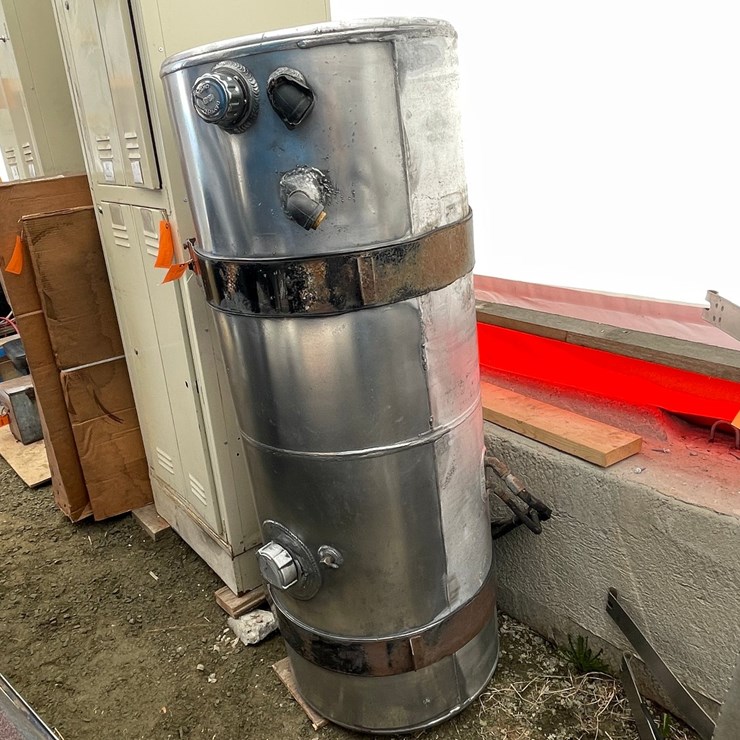 #10381 • Freightliner Stainless Steel Fuel/Oil Combo Tank