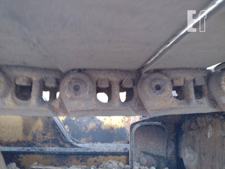 2005-deere-700h-lgp-image-27