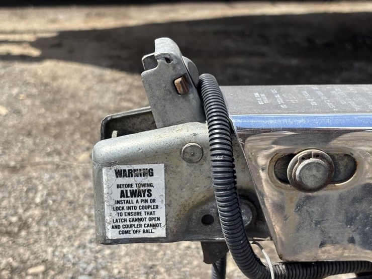 2001-unknown-trailer-image-41