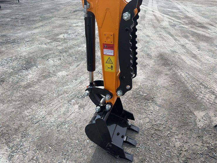 2026-future-ft13-mini-excavator-image-9