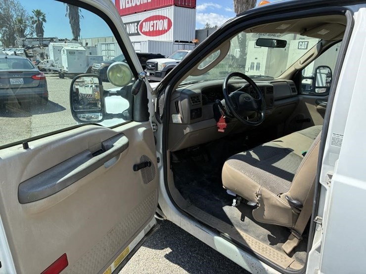 2004-ford-f350-image-14
