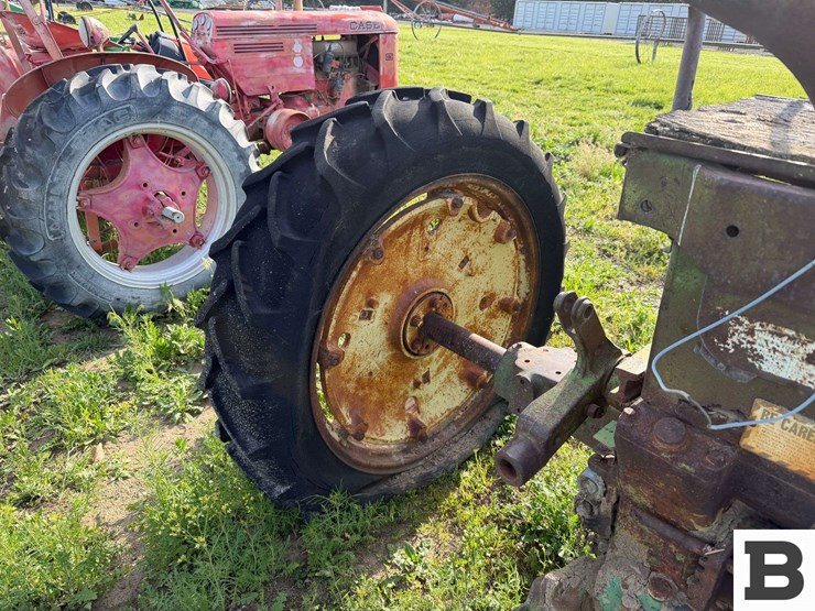 1957-john-deere-520-image-18