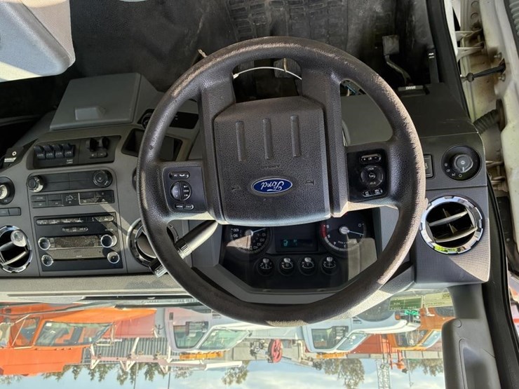 2011-ford-f550-sd-image-13