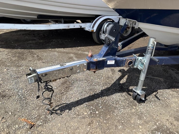 2001-unknown-trailer-image-39