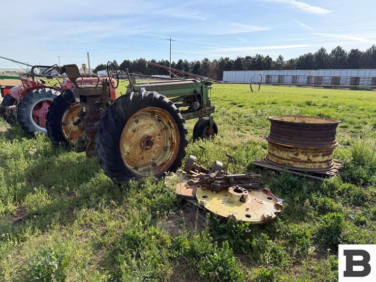 1957-john-deere-520-image-4