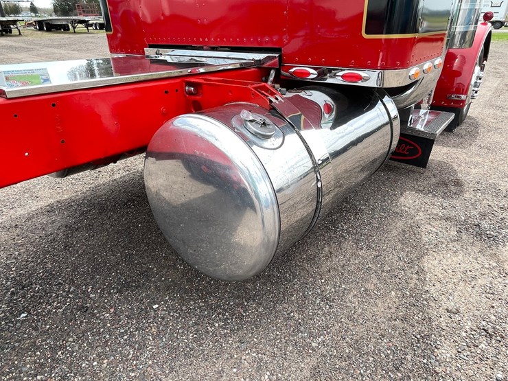 1976-peterbilt-359-image-65