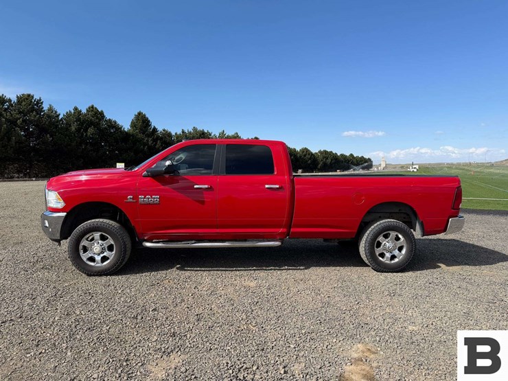 2016-dodge-2500-image-2