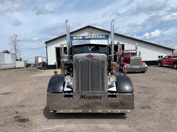 1970-peterbilt-358-image-2