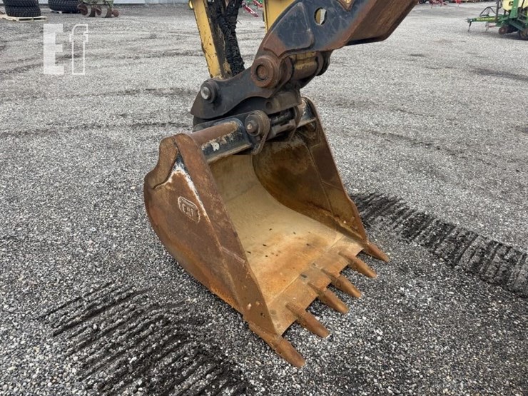 2022-caterpillar-310-image-11