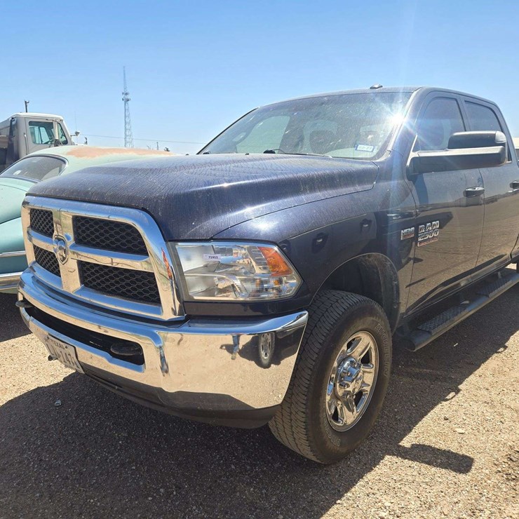 2016 Ram 2500 Tradesman Crew Cab / LWB 4D