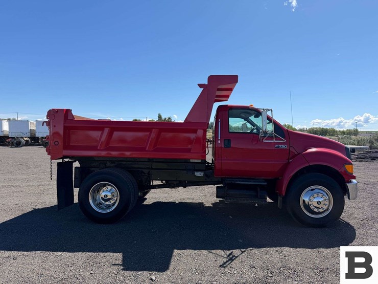 2010-ford-f750-image-7