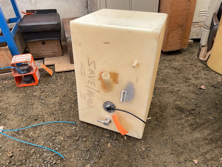 #10374-•-moeller-marine-poly-fuel-tank-image-1