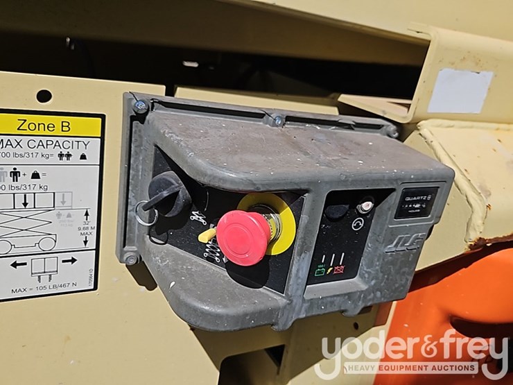 2016-jlg-3246e-image-14