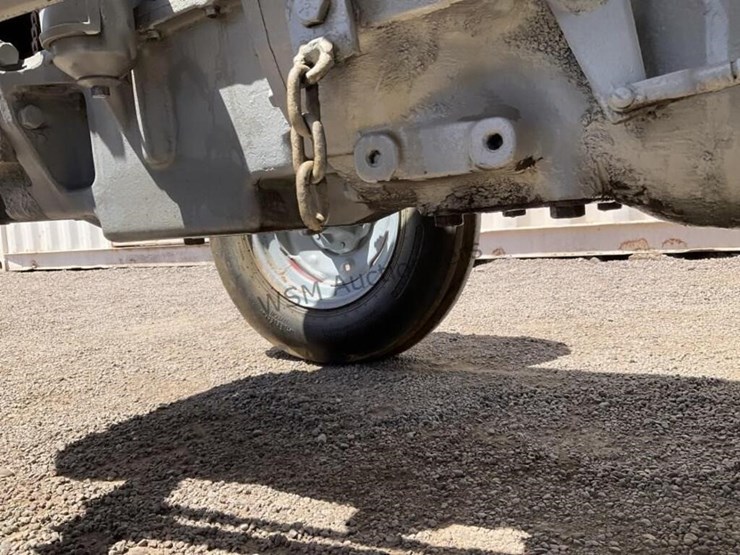 massey-ferguson-135-image-18