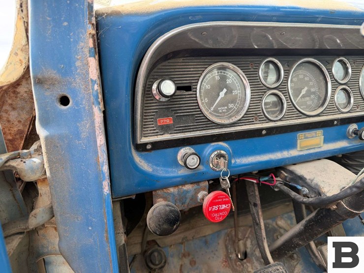 1976-ford-f750-image-33