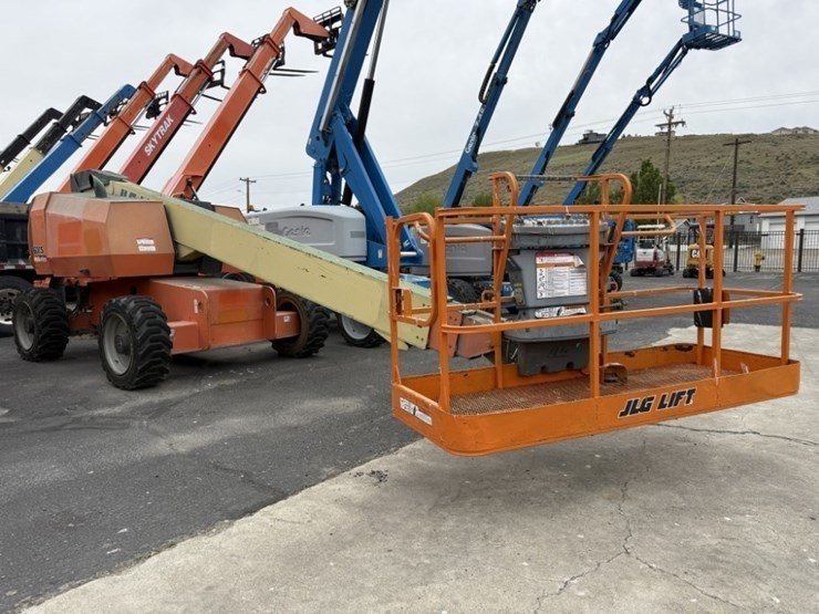 2013-jlg-600s-image-1