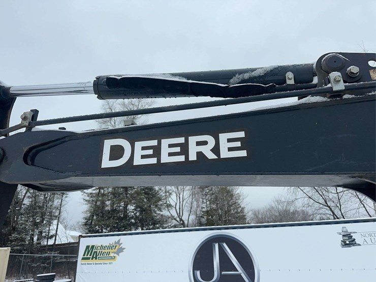 2019-deere-35g-image-25