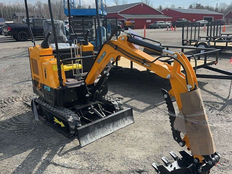 2026-future-ft15-mini-excavator-image-3