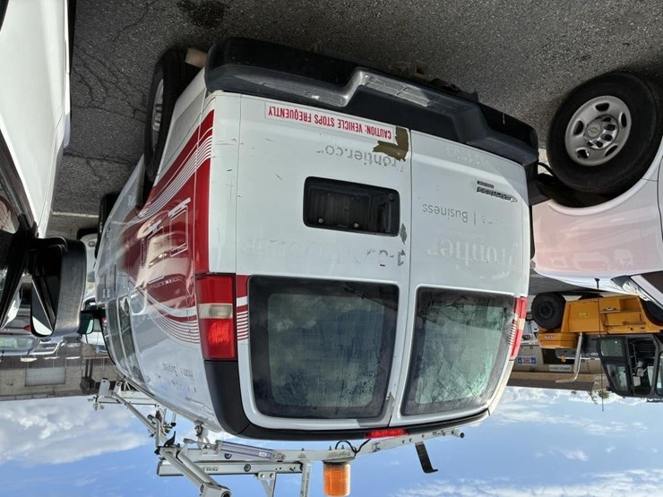 2012-chevrolet-express-2500-image-3