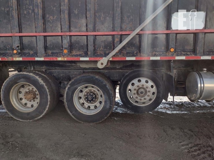 2012-freightliner-122sd-image-29