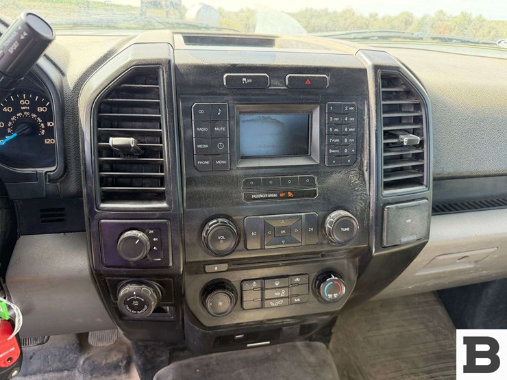 2016-ford-f150-image-27