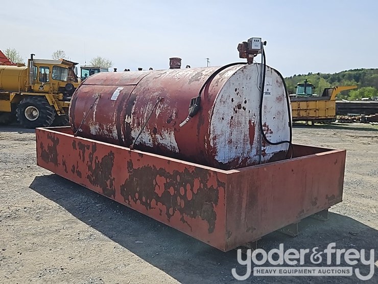 2000-gallon-fuel-tank-w/-spill-container-image-6