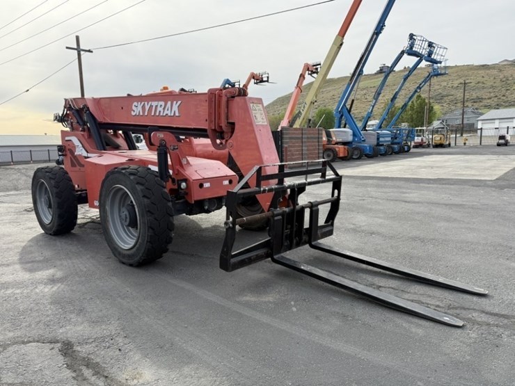 2015-sky-trak-6042-image-2