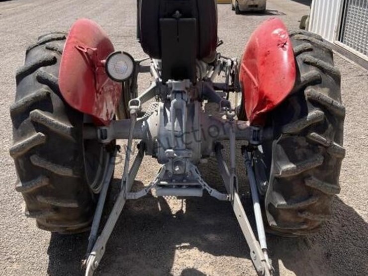 massey-ferguson-135-image-6