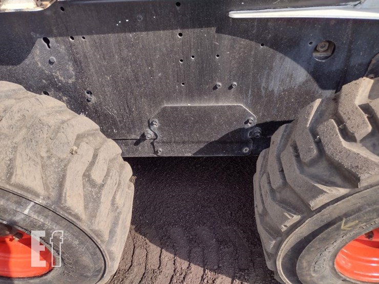 2004-bobcat-s300-image-16