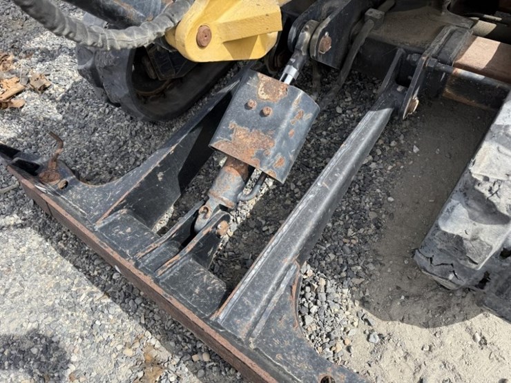 2017-caterpillar-301.7d-image-16