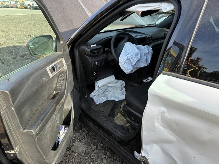 2022-ford-explorer-police-interceptor-image-17