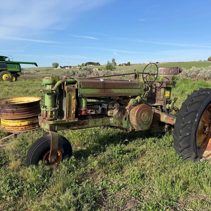 1957 JOHN DEERE 520