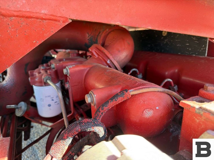 new-holland-1085-image-53