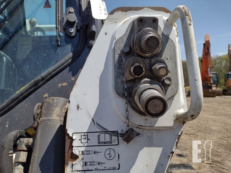 2021-bobcat-t595-image-25