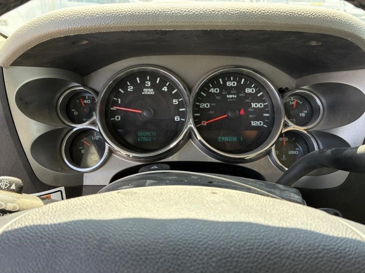 2012-gmc-sierra-3500-image-16