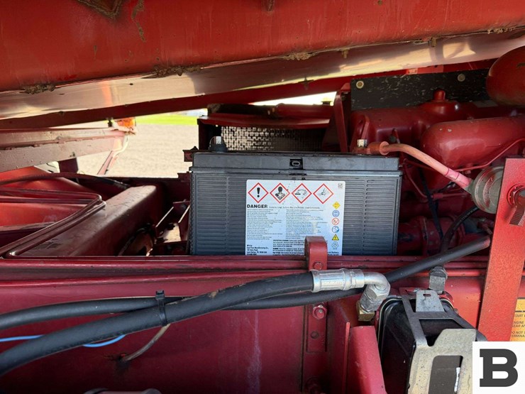 new-holland-1085-image-46