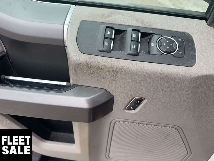 2020-ford-f150-xlt-image-29