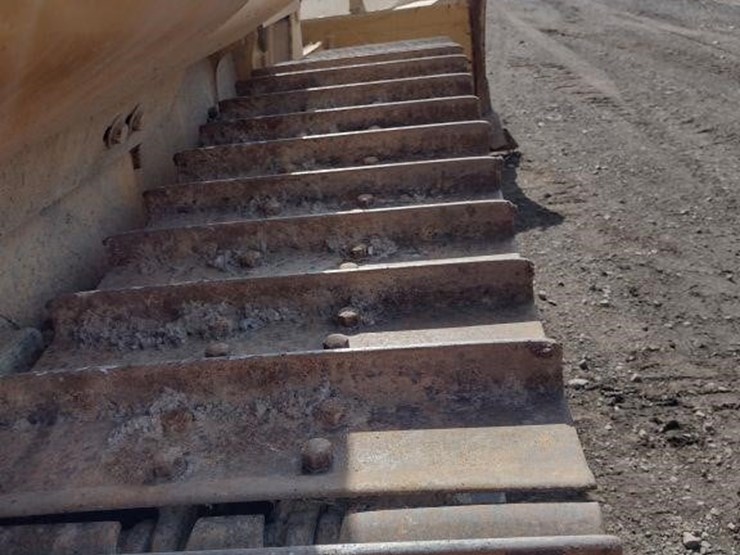 2005-deere-700h-xlt-image-31